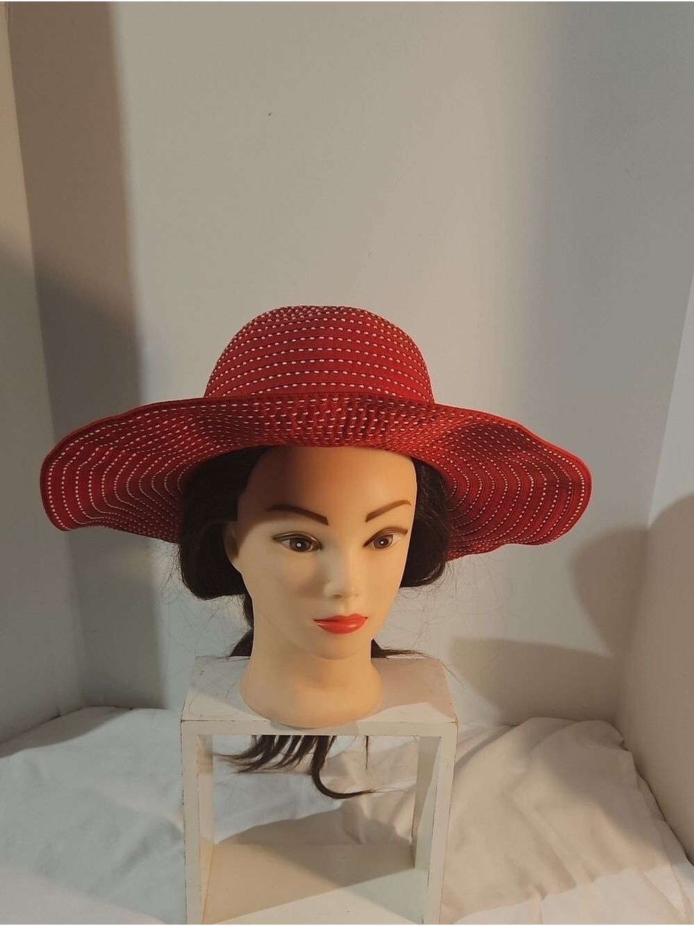 Sun Hat - Red And White - Picture 15 of 17